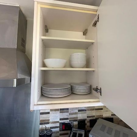 Lovely Two Bed Flat Londen Buitenkant foto